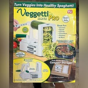 Veggetti PRO, NEW in box, All accessories included, vegis into healthy pasta